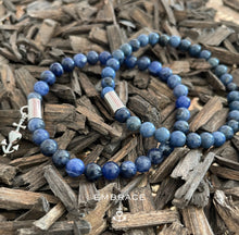 Afbeelding in Gallery-weergave laden, Dumortieriet armband met bedel